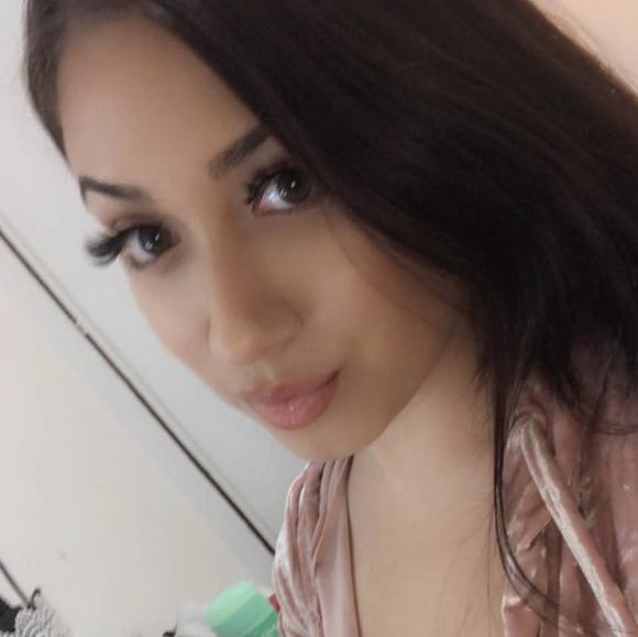 Meet your Posher, Julia - Picture 1 of 1